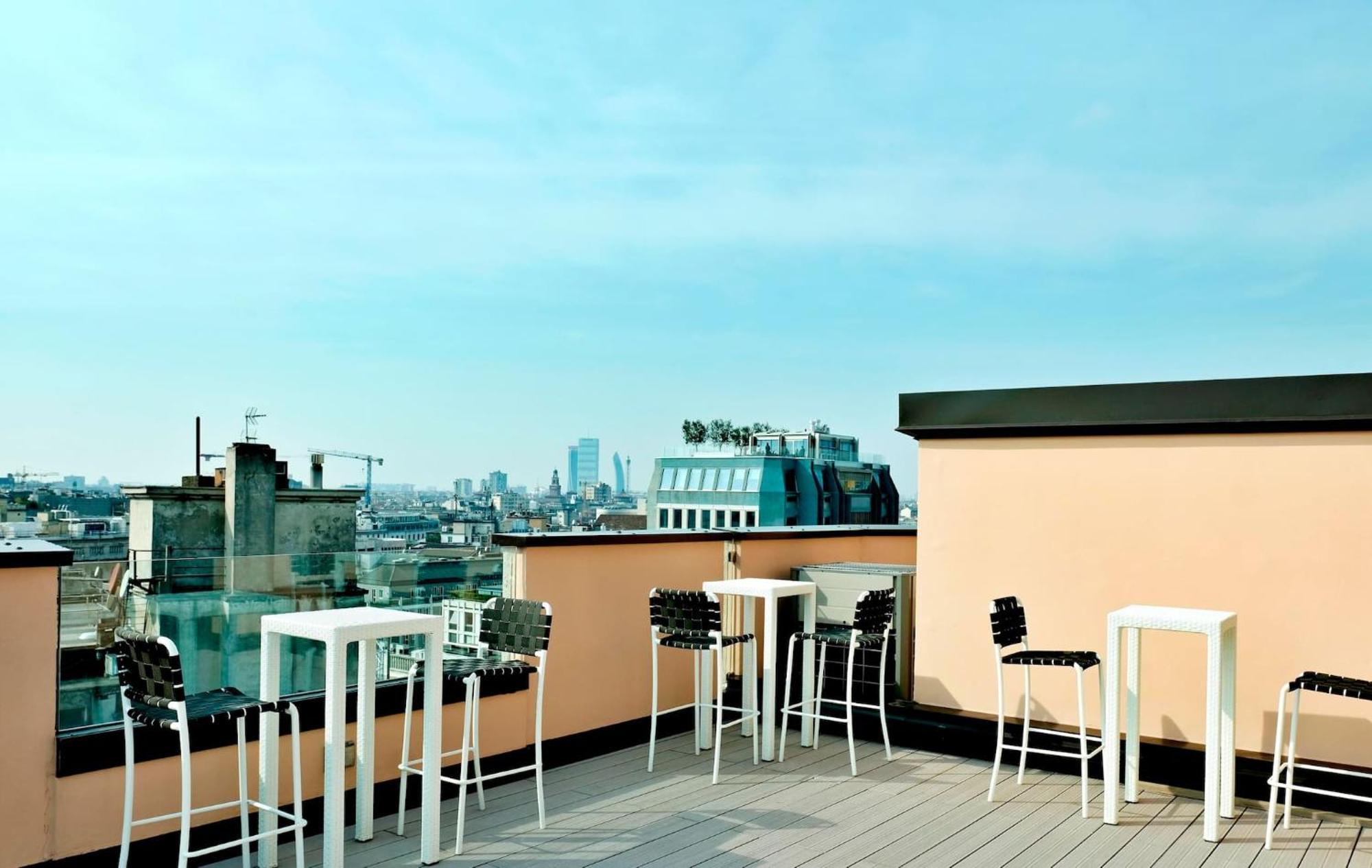 San Babila Central Tower With Panoramic Terrace Overlooking Duomo By Rentopolis Milano Exteriör bild