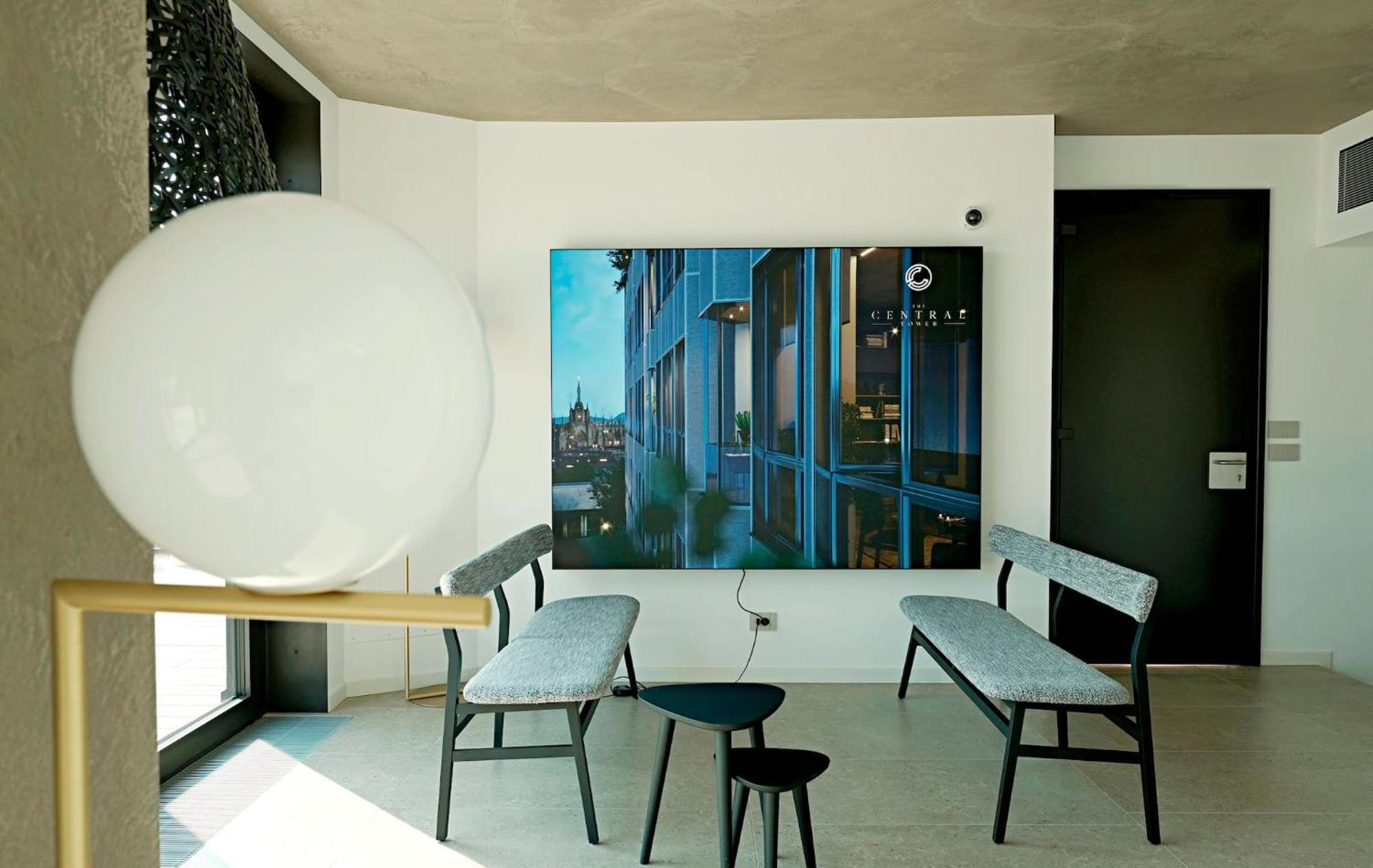 San Babila Central Tower With Panoramic Terrace Overlooking Duomo By Rentopolis Milano Exteriör bild