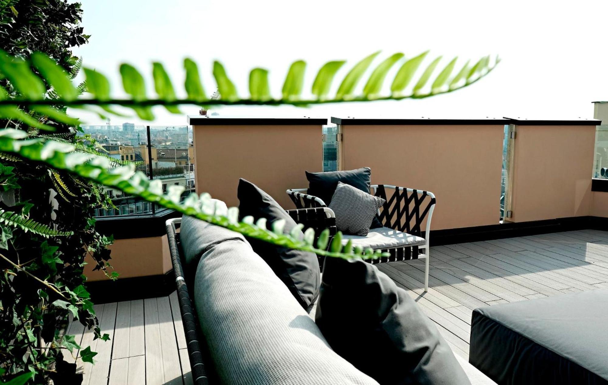 San Babila Central Tower With Panoramic Terrace Overlooking Duomo By Rentopolis Milano Exteriör bild