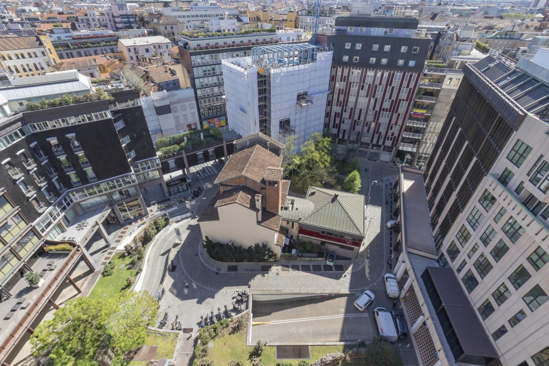 San Babila Central Tower With Panoramic Terrace Overlooking Duomo By Rentopolis Milano Exteriör bild