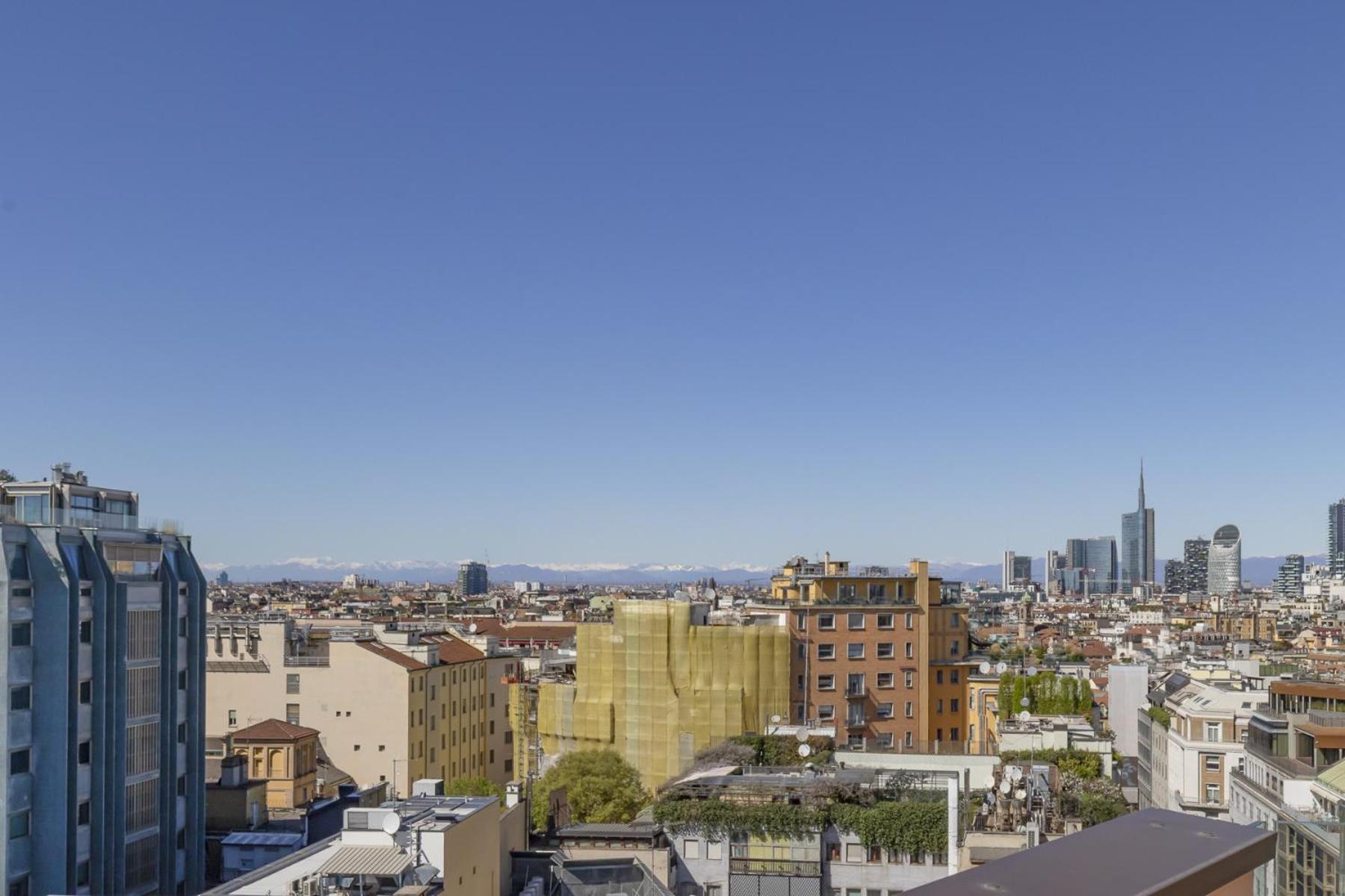 San Babila Central Tower With Panoramic Terrace Overlooking Duomo By Rentopolis Milano Exteriör bild